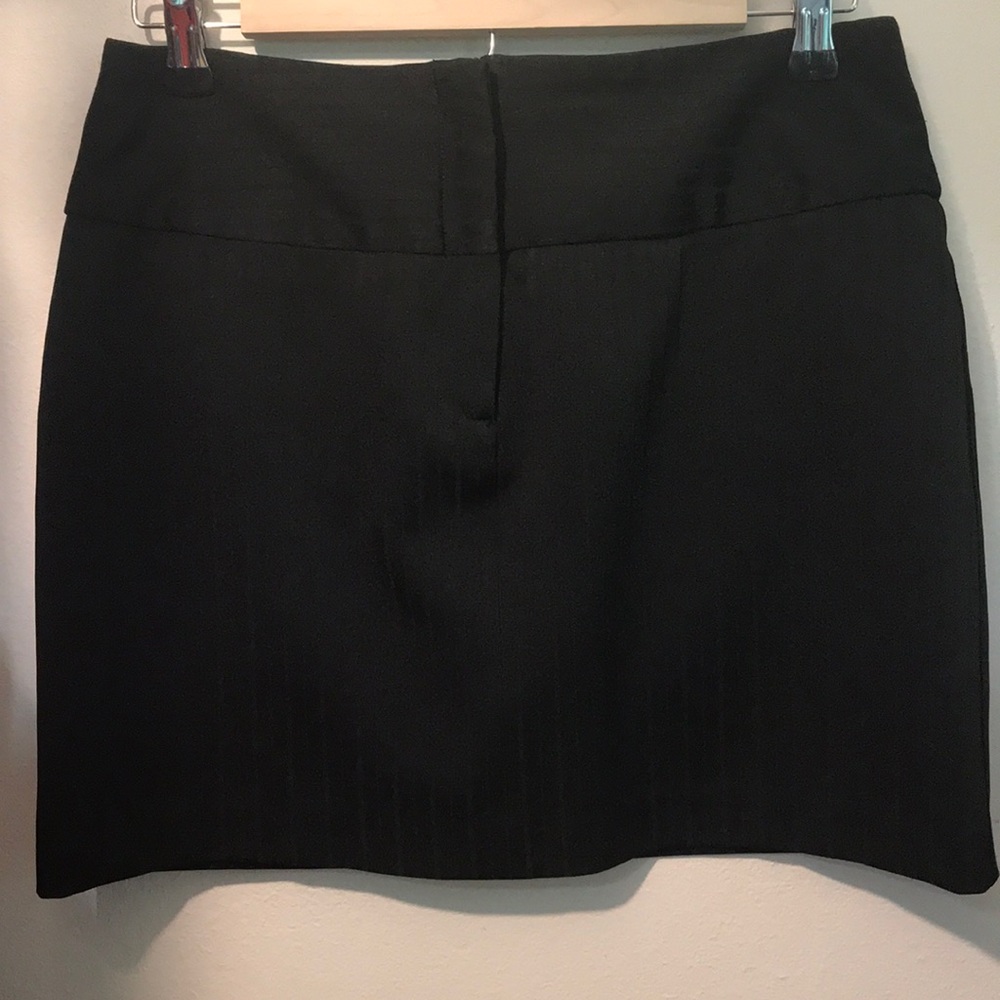 Blk/Blk  pinstrip Skirt